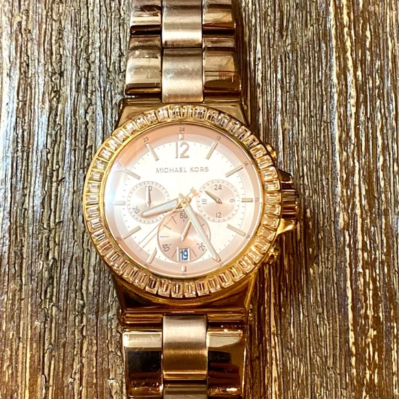 Michael Kors Dylan Rose Gold Dial Rose Gold Steel Strap Watch For Women - MK5412 - Picture 10 of 14